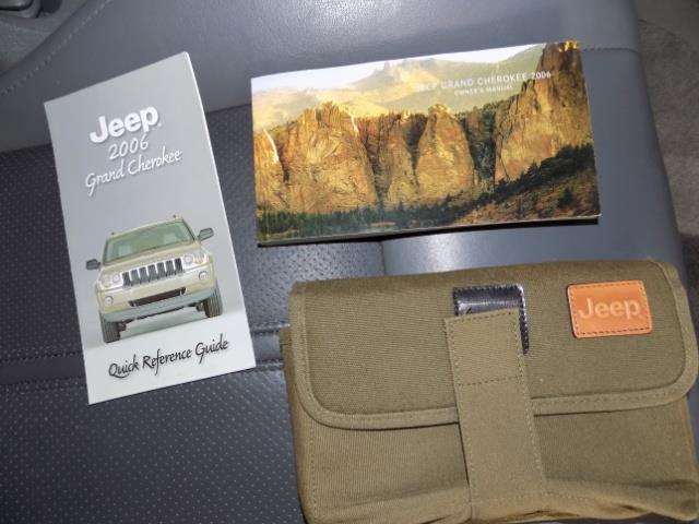 2006 Jeep Grand Cherokee Limited 4dr SUV 4WD w/ Front Side Airbags